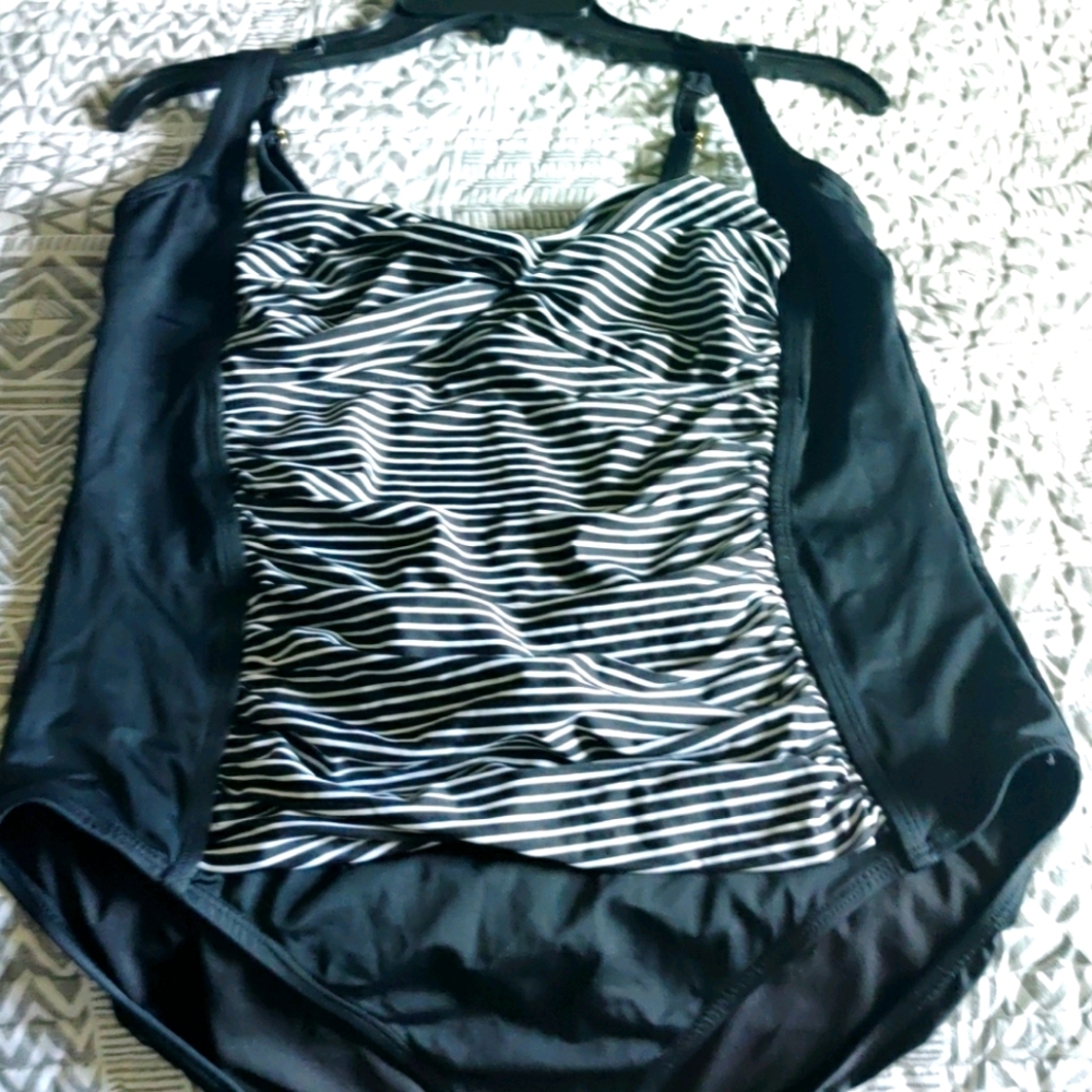 Swim suit